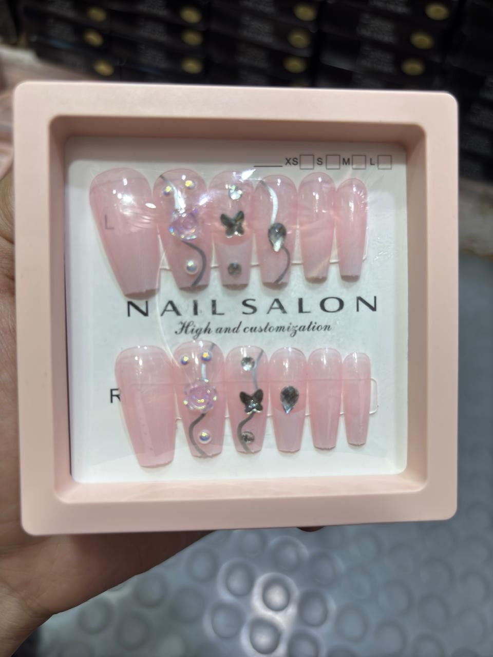 Nail saloon