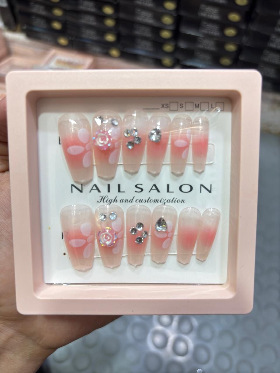 Nail saloon