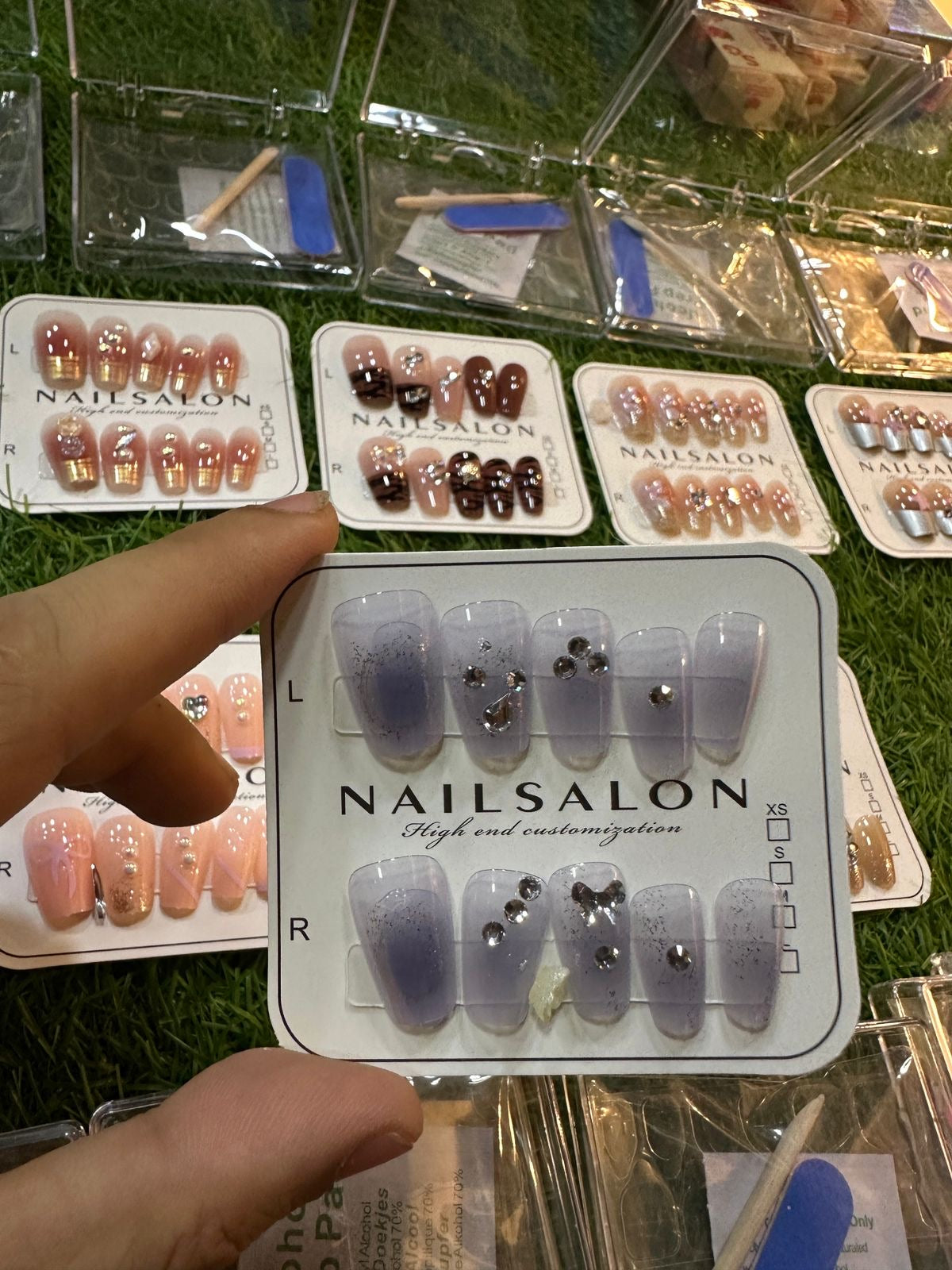 Nail saloon