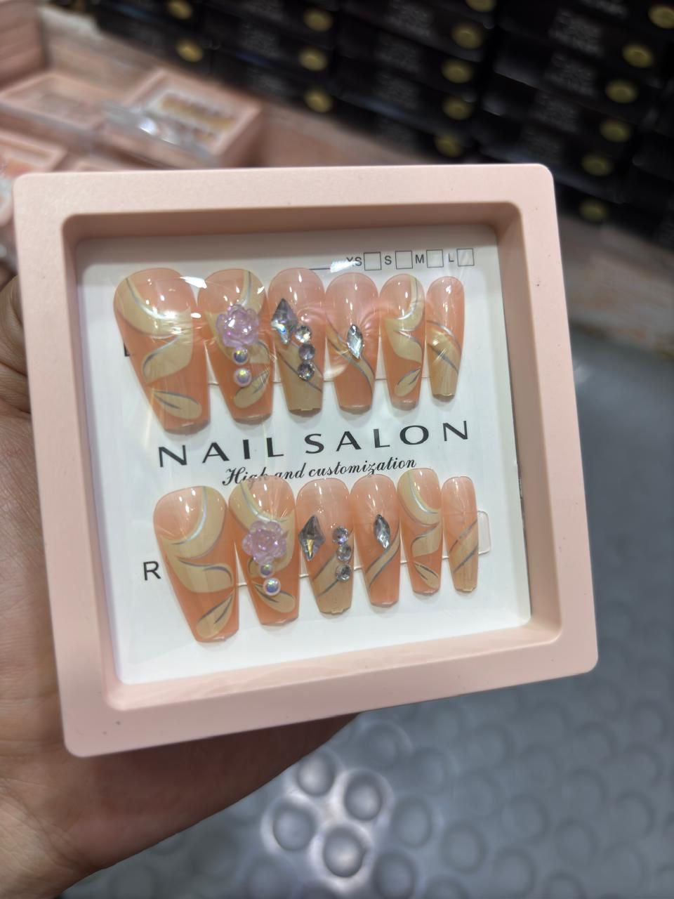 Nail saloon