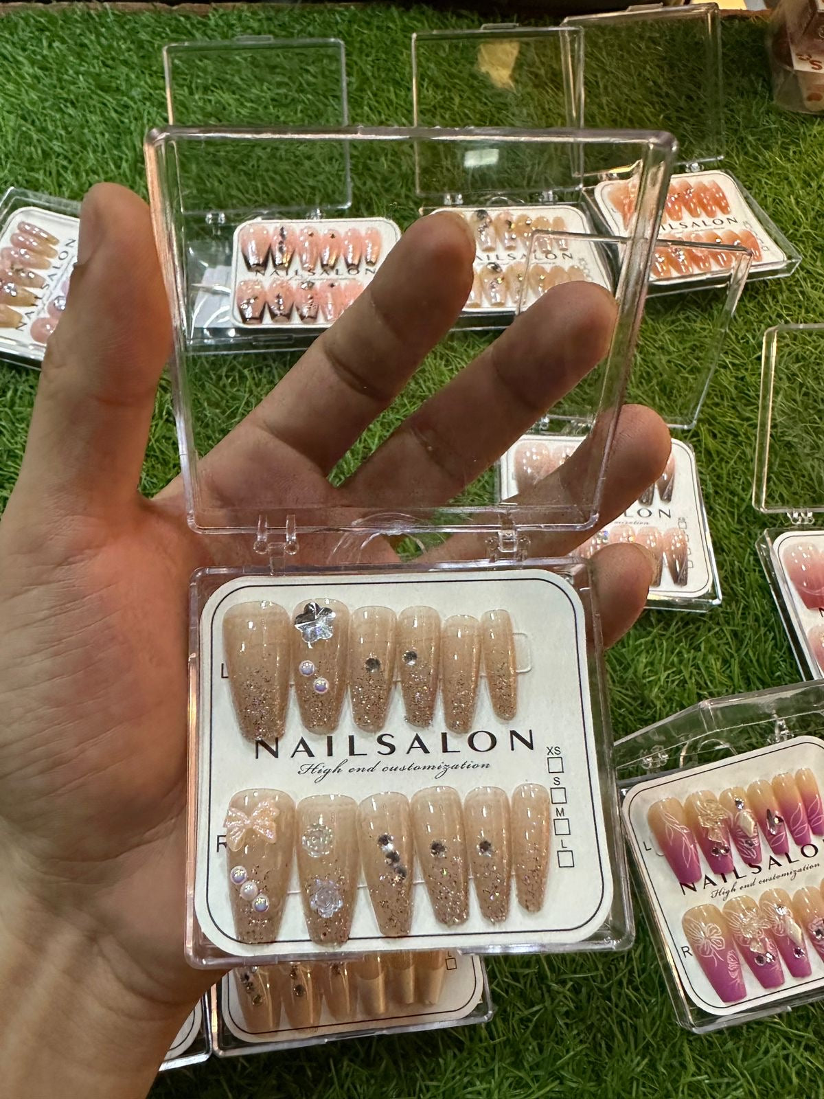 Nail saloon