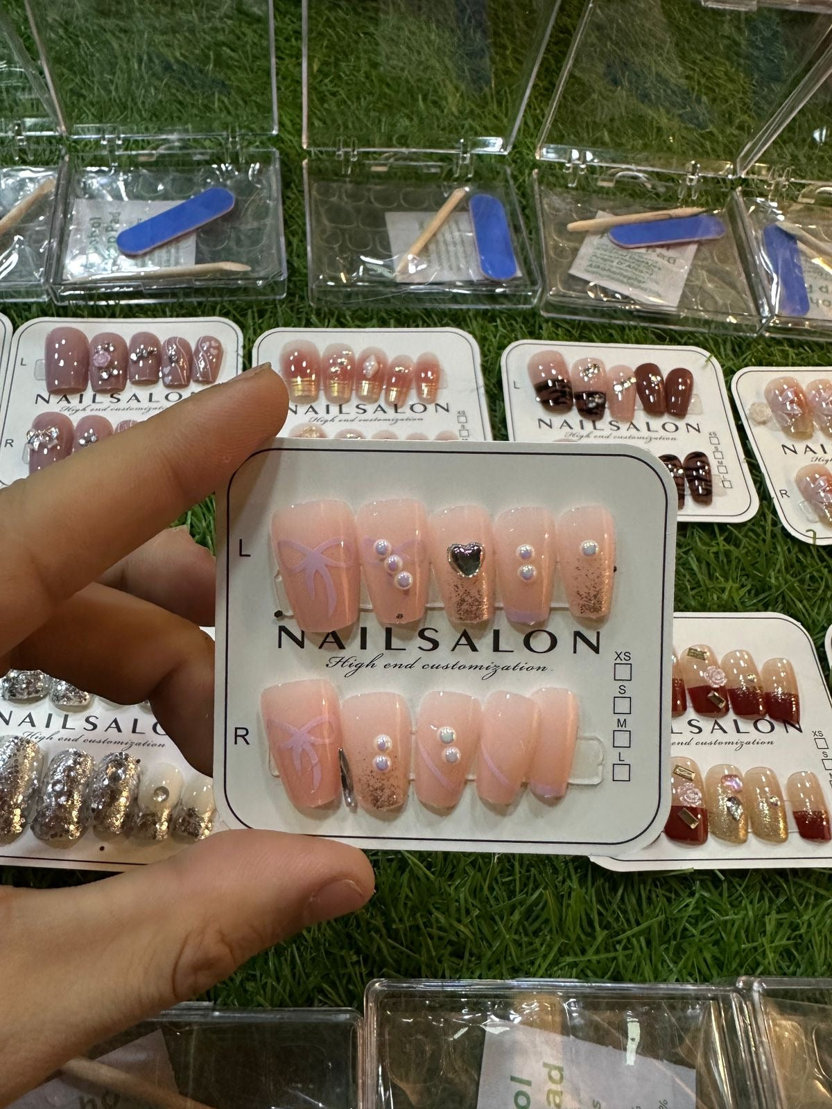 Nail saloon