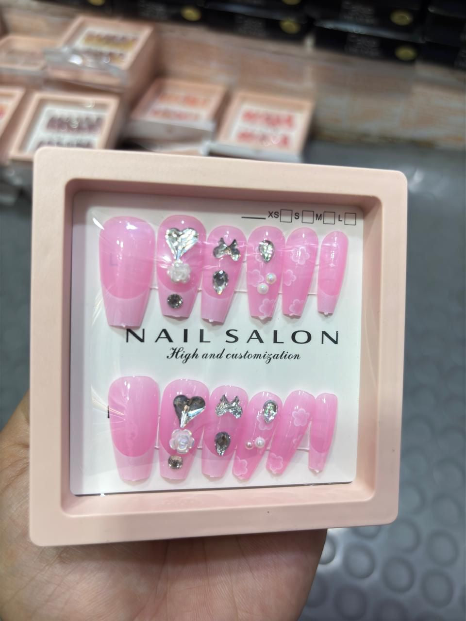 Nail saloon