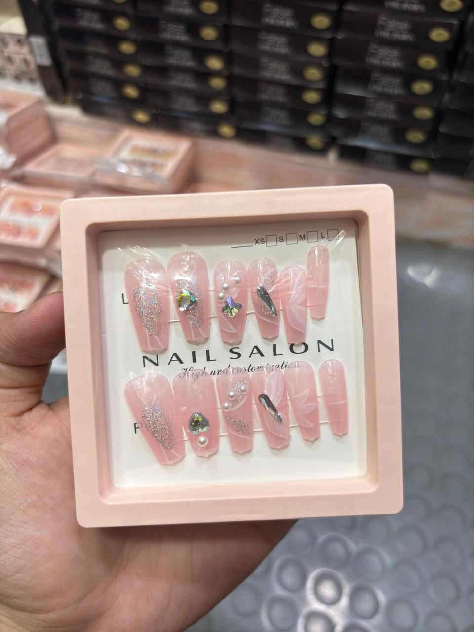 Nail saloon