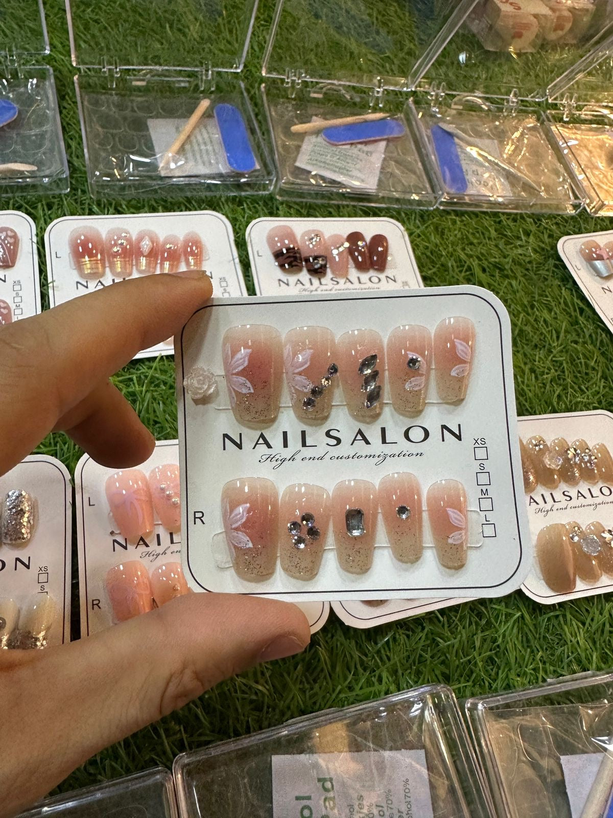 Nail saloon