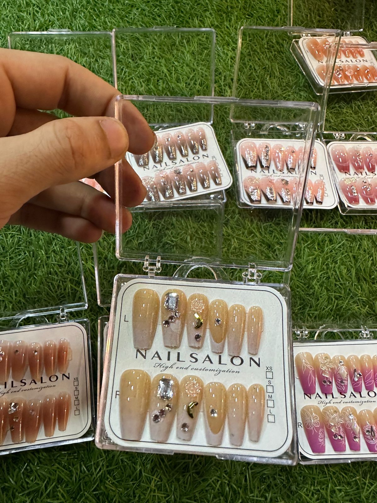 Nail saloon