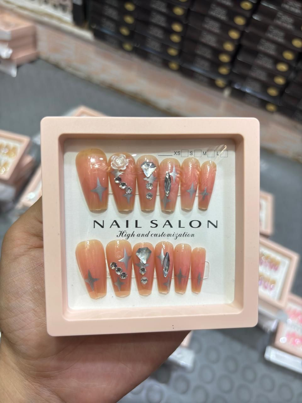 Nail saloon