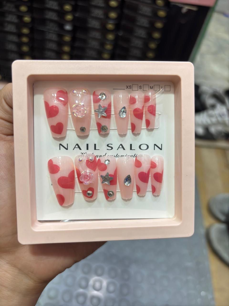 Nail saloon