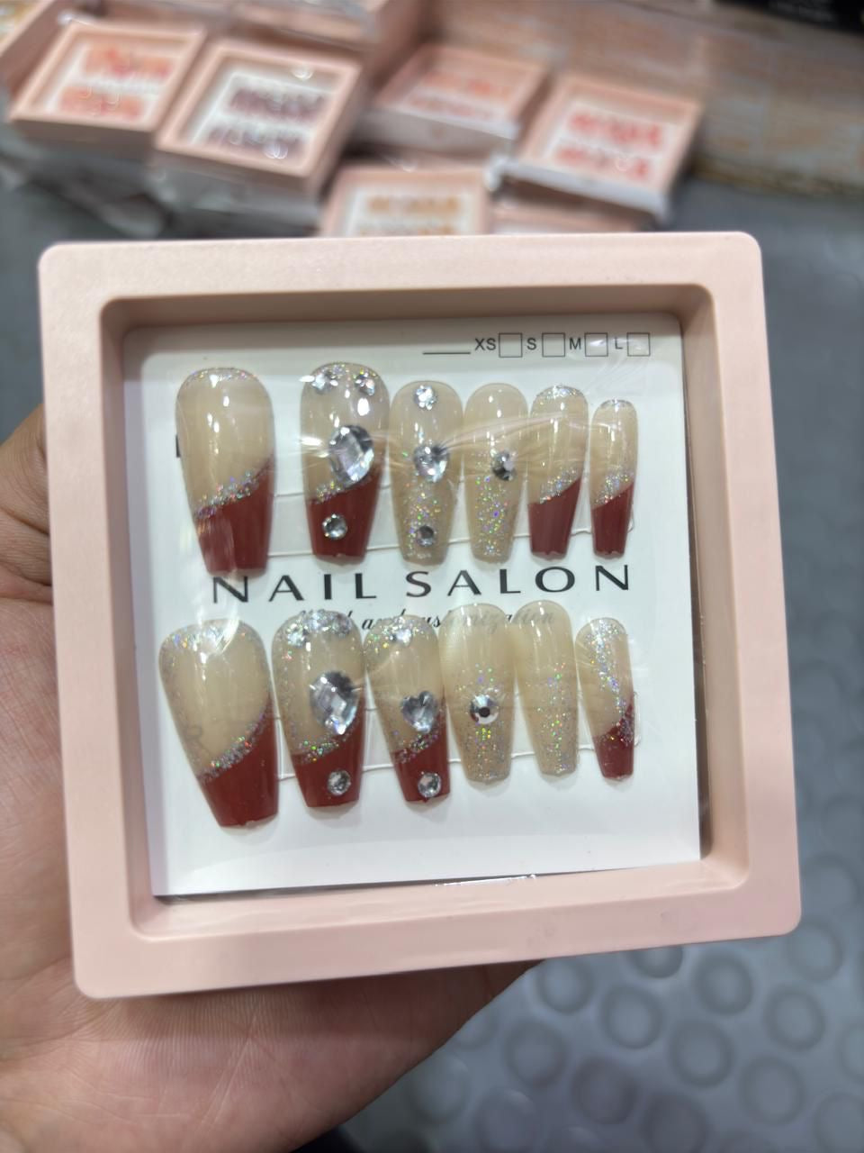 Nail saloon